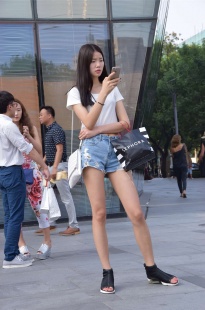 清纯甜美妹子身材太诱人了－13张