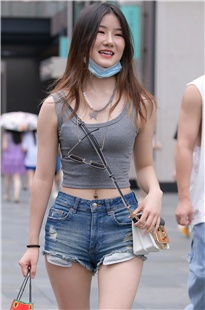 甜美的热裤，性感小月牙外漏3A1699[1G]