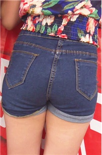 性感包臀牛仔热裤OL [282M/MP4]