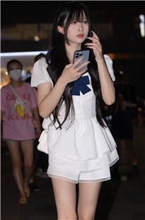 白皙美腿女孩3A5645[1.04G]