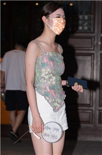 白皙美腿小姐姐3A4212[2.36G]