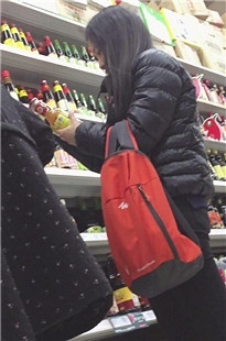 黑色紧身裤妹子购物[621M/MP4]