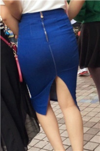 纤细的小腰，丰满的翘臀[469M/MOV]