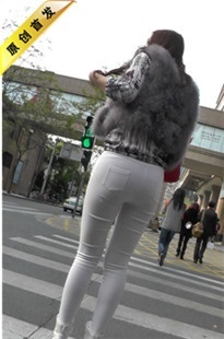 【幽明作品】性感白裤长腿美女[MP4/732MB]