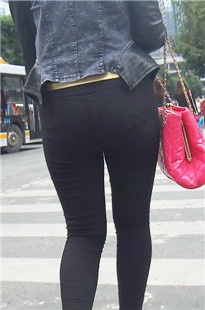 黑色紧身裤大PGMM，看着就是爽啊[217M/MP4]