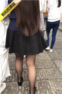 街拍黑丝长发美眉[295M/MOV]