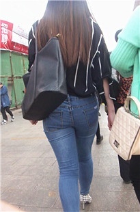 饱满牛仔裤紧臀MM [487M/AVI]