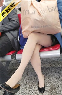 4K-火车站候车的肉丝长腿短裤熟女[645M/MP4]