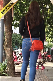 极品牛仔裤丰满圆臀小妹[462M/MOV]