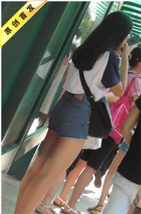 4k画质 等公交的MT女孩[MP4/1GB]