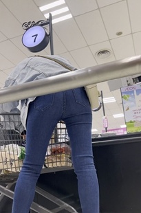 紧身牛仔翘屯的学生妹子KL109[614M]