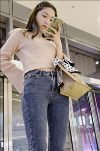 朴实无华的翘屯小姐姐KL050[1.39G]