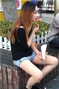 靓颜女友吃烤串[394M/MP4]