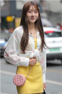 黄裙美眉 甜美可爱3A985[793M]