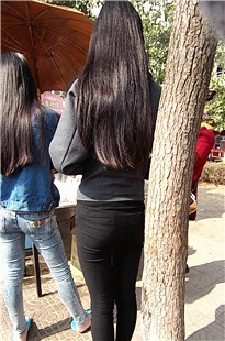 学校门口买饭的黑紧美眉1 [120M/MP4]