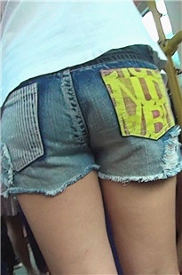 极品热裤嫩腿MM超近拍[564M/MP4]