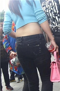 超长时间跟拍两姐妹一个性感一个sao[466M/MP4]