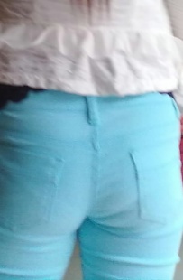 性感的蓝裤妹子