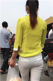透视黄衣紧身白裤臀型完美的美眉[430M/MOV]
