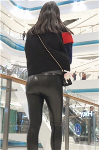 4K-紧身皮裤美女在逛街JS067[5.38G]