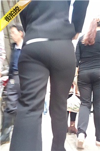 4K-傍晚跟拍黑色职业装OL [520M/MP4]