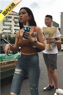 【狼哥2016原创】路边打车的紧牛宽臀吊带美眉[MP4/2GB]