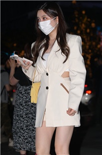 美腿美足的都市丽人3A6389[4.32G]