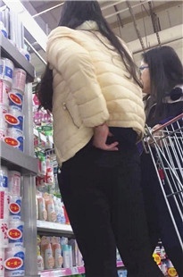 大PG黑色紧身裤美女[216M/MOV]