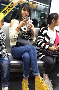 地铁偶遇极品清纯紧牛长腿小妹[MP4/2GB]