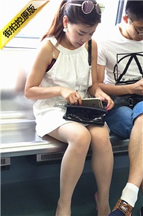 【醉爱作品】漂亮肉丝粉高MM [407M/MOV]