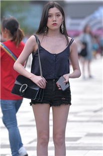 纯天然的大长腿热裤小姐姐MJ2751[3.08G]