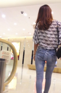 超紧牛仔宽臀小MM内痕紧[497M/MOV]