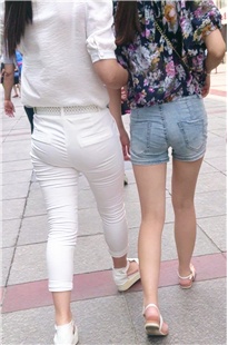 白裤和热裤，哪个才是你的菜[226M/MP4]