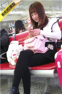 4K-高铁站候车的黑丝长腿妹子[597M/MP4]