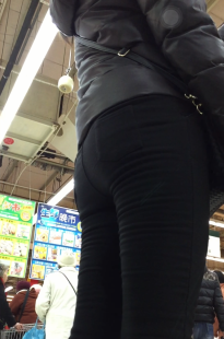 黑色紧身裤就是有吸引力[1.01G/MOV]