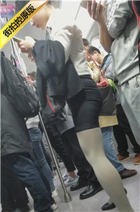 4K-黑色制服短裙灰丝美眉[832M/MP4]