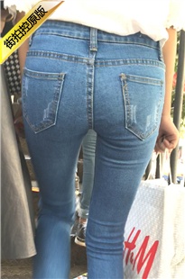 超极品蓝色牛仔裤xinggan紧臀美眉[1.26G/MOV]