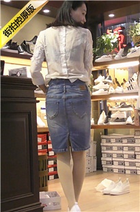 4K－肉丝裤袜大美女试鞋，漏出芬芳的丝脚[568M/MP4]