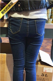 紧身牛仔裤美眉饱满圆润丰臀,想要吗[486M/MOV]