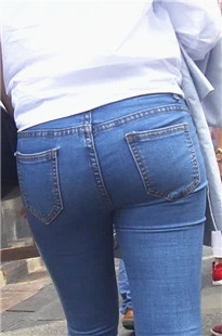 丰满紧身牛仔裤大臀美眉扭动的真带劲[292M/MP4]
