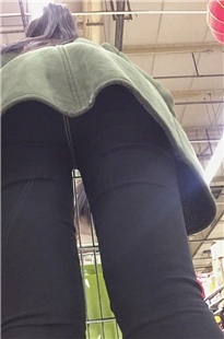 牛仔裤姐姐带皮裤妹妹购物[578M/MP4]