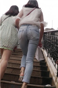 极品宽臀紧牛少女扭得人欲罢不能[382M/AVI]