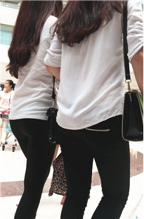 黑色紧身裤小妹身材好[52M/MOV]