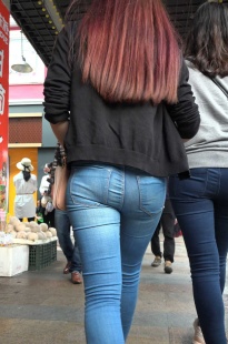 超紧蓝牛翘屯紧内痕S级美女