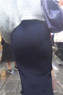 丰满大PG窄裙也包不住你诱惑的身材[275M/MP4]