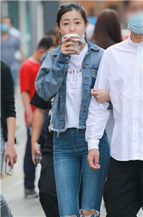 紧身蓝牛女友MJ2210[1.21G]