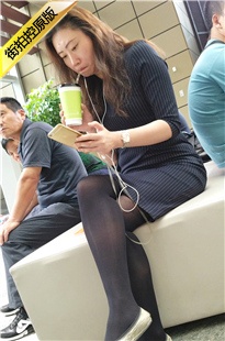 4K-街拍连衣裙黑丝银鞋美眉[725M/MP4]