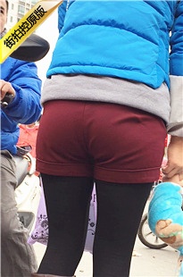 紧绷短裤翘臀美妇[184M/MOV]