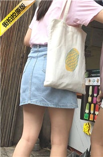 街拍牛仔裙大PP美眉[330M/MOV]