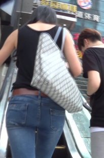 跟拍紧身牛仔美臀MM[293M/MTS]